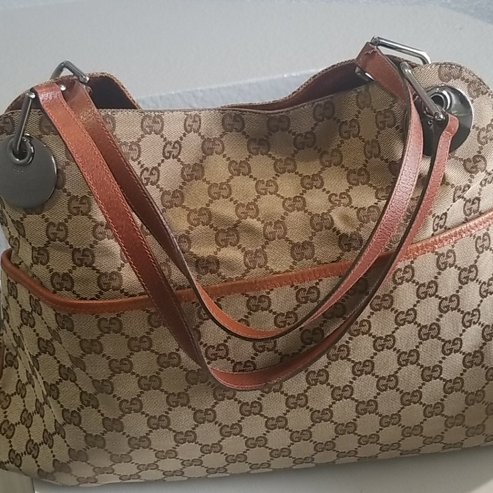 ๐ Gorgeous & authentic Gucci Eclipse bag ๐ - Picture 3 of 12